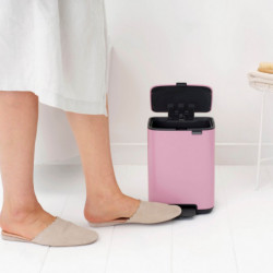 Кош за боклук Brabantia Bo Pedal 1010444, 4 л, Леко затваряне, Противоплъзгаща основа, Розов