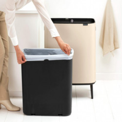 Кош за боклук Brabantia Bo Touch Hi 1010457, 60 л, Странични отвори за пренасяне, Регулируеми крака, Бежов