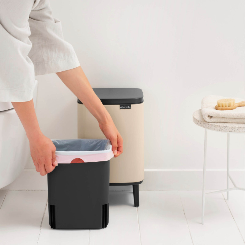 Кош за боклук Brabantia Bo Small Hi 1010461, 7 л, Повдигнат, Плавно и безшумно отваряне, Противоплъзгаща основа, Бежов