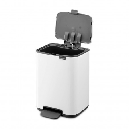 Кош за боклук Brabantia Bo Pedal 1010117, 4 л, Леко затваряне, Противоплъзгаща основа, Бял