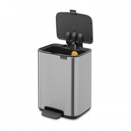 Кош за боклук Brabantia Bo Pedal 1010141, 4 л, Леко затваряне, Противоплъзгаща основа, Устойчив на пръстови отпечатъци, Инокс/Мат