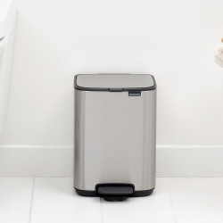 Кош за боклук Brabantia Bo Pedal 1010141, 4 л, Леко затваряне, Противоплъзгаща основа, Устойчив на пръстови отпечатъци, Инокс/Мат