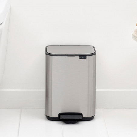 Кош за боклук Brabantia Bo Pedal 1010141, 4 л, Леко затваряне, Противоплъзгаща основа, Устойчив на пръстови отпечатъци, Инокс/Мат