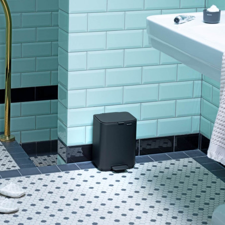 Кош за боклук Brabantia Bo Pedal 1010131, 4 л, Леко затваряне, Противоплъзгаща основа, Минерално покритие, Тъмносив