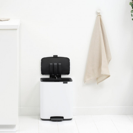 Кош за боклук Brabantia Bo Pedal 1010119, 12 л, Леко затваряне, Противоплъзгаща основа, Бял