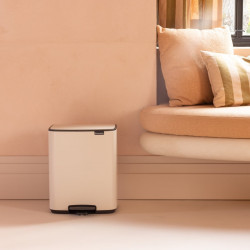Кош за боклук Brabantia Bo Pedal 1010123, 12 л, Леко затваряне, Противоплъзгаща основа, Бежов