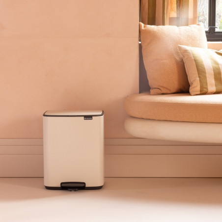 Кош за боклук Brabantia Bo Pedal 1010123, 12 л, Леко затваряне, Противоплъзгаща основа, Бежов
