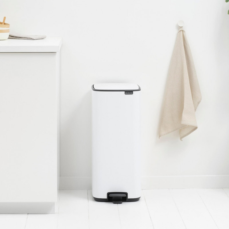 Кош за боклук Brabantia Bo Pedal 1010120, 30 л, Леко затваряне, Противоплъзгаща основа, Бял