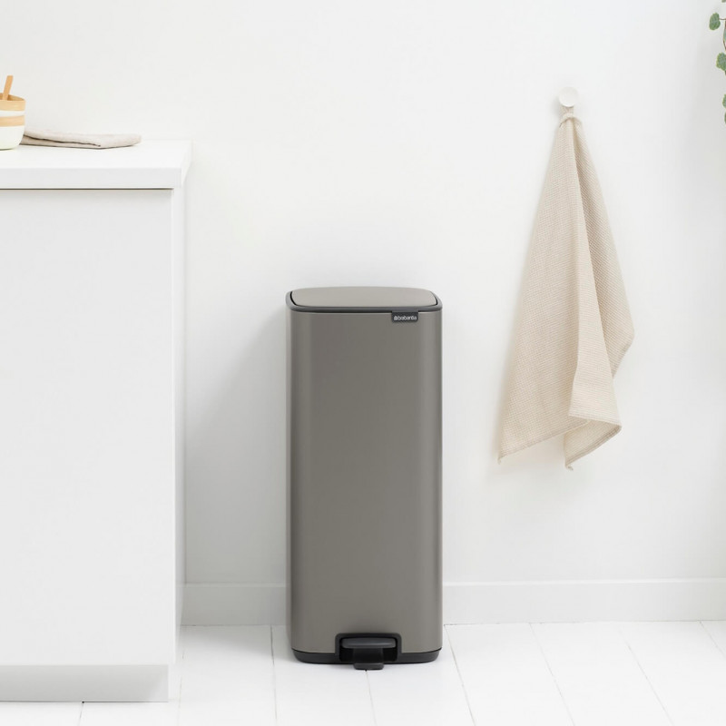 Кош за боклук Brabantia Bo Pedal 1010129, 30 л, Леко затваряне, Противоплъзгаща основа, Сив
