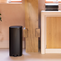 Кош за боклук Brabantia Bo Pedal 1010139, 30 л, Леко затваряне, Противоплъзгаща основа, Черен