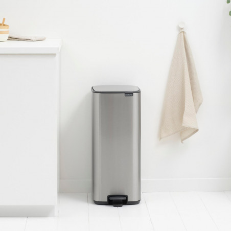 Кош за боклук Brabantia Bo Pedal 1010144, 30 л, Леко затваряне, Противоплъзгаща основа, Устойчив на пръстови отпечатъци, Инокс/Мат