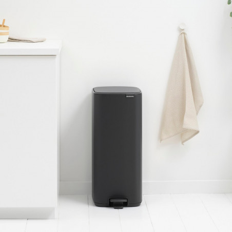 Кош за боклук Brabantia Bo Pedal 1010134, 30 л, Леко затваряне, Противоплъзгаща основа, Минерално покритие, Тъмносив
