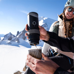 Преносима еспресо машина Outin Mino SG, 22 bar, 9000 mAh, 70 мл, Екстракция при 93.3°C, Мляно + капсули Nespresso, USB-C, Сив