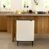 Кош за боклук Brabantia Bo Touch Hi 1010457, 60 л, Странични отвори за пренасяне, Регулируеми крака, Бежов