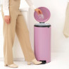 Кош за боклук с педал Brabantia NewIcon 1010443, 30 л, Плавно затваряне, Противоплъзгаща основа, Розов