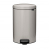 Кош за боклук с педал Brabantia NewIcon 1010441, 20 л, Плавно затваряне, Противоплъзгаща основа, Светлосив