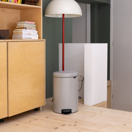 Кош за боклук с педал Brabantia NewIcon 1010441, 20 л, Плавно затваряне, Противоплъзгаща основа, Светлосив