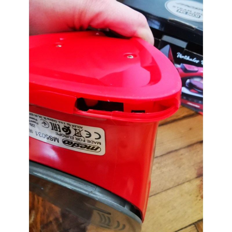 Втора ръка: Ютия Mesko MS 5031, 3000W, Керамика, Автоматично изключване, С-ма против варовик, Червен/черен