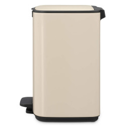 Кош за боклук Brabantia Bo Pedal 1010077, 7 л, Плавно затваряне, Гумирана основа, Бежов