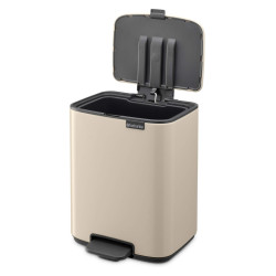 Кош за боклук Brabantia Bo Pedal 1010077, 7 л, Плавно затваряне, Гумирана основа, Бежов