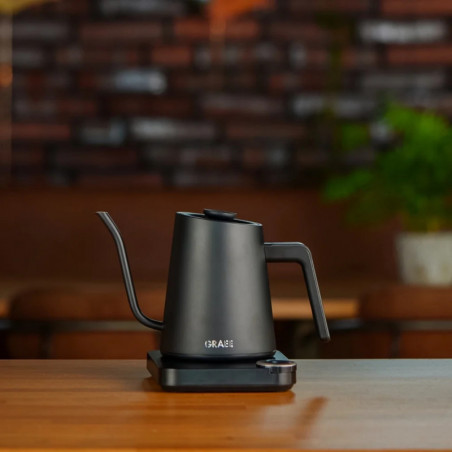 Електрическа кана за вода Graef Pour-over GK502, 1200W, 900 мл, 40-100°C, Keep Warm, Филтър, Чучур тип "Лебедова шия", Черен мат