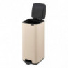 Кош за боклук Brabantia Bo Pedal 1010124, 30 л, Леко затваряне, Противоплъзгаща основа, Бежов