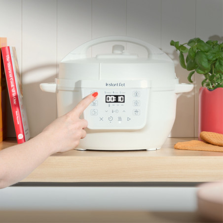 Мултикукър Instant Pot Classic Mini 140800801, 800W, 3.8 л, 7 програми, Favorite бутони, LCD дисплей, Неръждаема стомана, Бял
