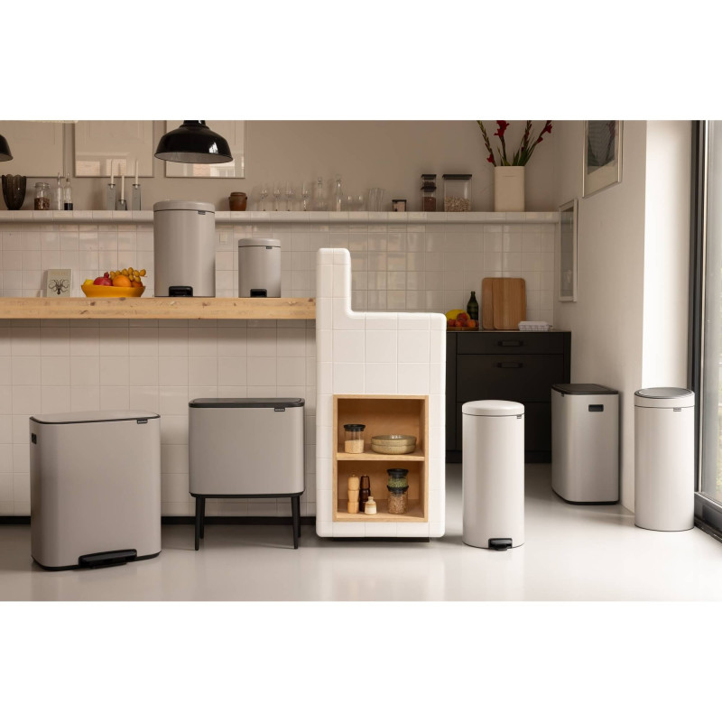Кош за боклук с педал Brabantia NewIcon 1010434, 5 л, Леко затваряне, Противоплъзгаща основа, Светлосив