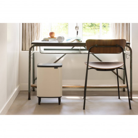 Кош за боклук Brabantia Bo Small Hi 1010462, 12 л, Плавно и безшумно отваряне, Противоплъзгаща основа, Бежов