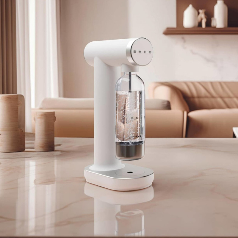 Машина за сода SMEG Collezione SKC01WHM, 800 мл, CO2, Предпазен клапан, Тавичка за отцеждане, Ръчна, Бял мат