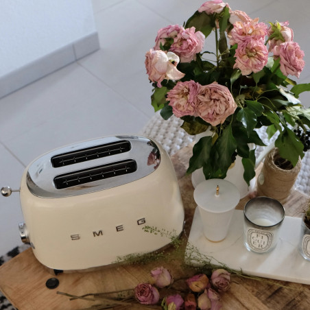 Тостер за хляб SMEG 50's Style TSF01CREU, 950W, 2 филии, 6 нива, Тавичка за трохи, Вграден кабел, Неръждаема стомана, Кремав