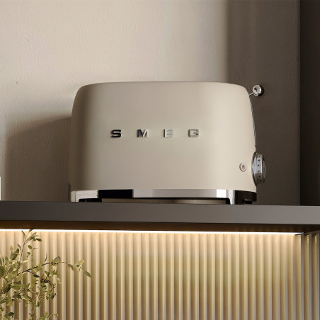 Тостер за хляб SMEG 50's Style TSF01MLMEU, 950W, 2 филии, 6 нива, Тавичка за трохи, Вграден кабел, Неръждаема стомана, Бежов