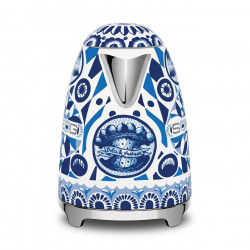 Електрическа кана SMEG Dolce & Gabbana KLF03DGBEU, 2400 W, 1.7 л, 360° основа, Гланцово покритие, Средиземноморско синьо