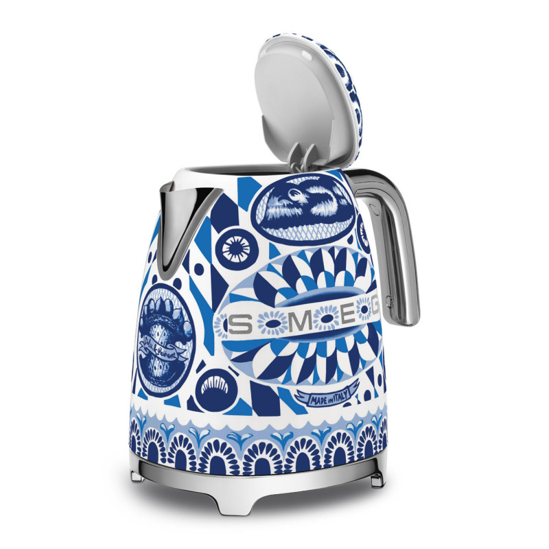 Електрическа кана SMEG Dolce & Gabbana KLF03DGBEU, 2400 W, 1.7 л, 360° основа, Гланцово покритие, Средиземноморско синьо