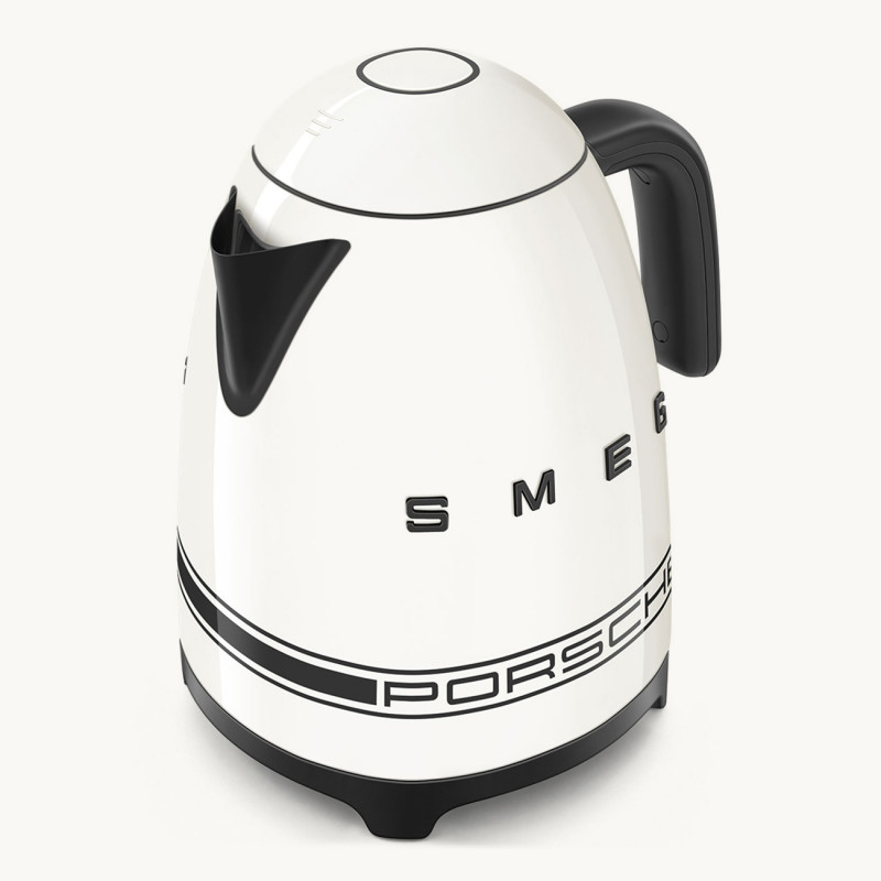 Електрическа кана SMEG Porsche KLF03PCWEU, 2400 W, 1.7 л, 360° основа, Гланцово покритие, Бял