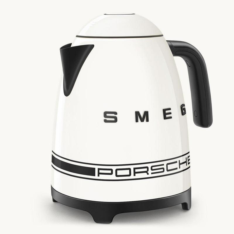 Електрическа кана SMEG Porsche KLF03PCWEU, 2400 W, 1.7 л, 360° основа, Гланцово покритие, Бял