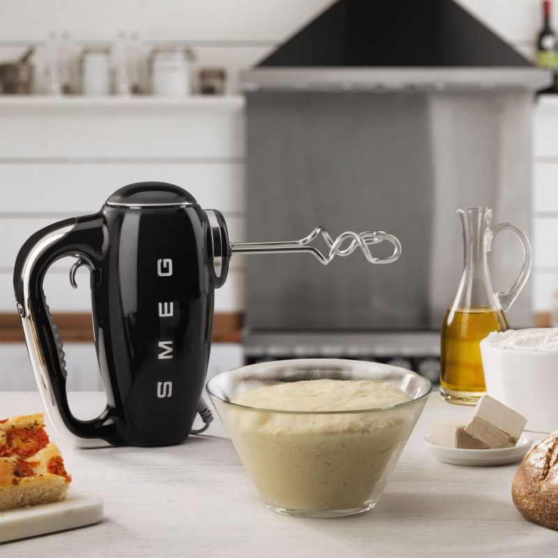 Ръчен миксер SMEG 50's Style HMF01BLEU, 250W, 9 скорости, Турбо, Скрит LED дисплей, Таймер, Аксесоари, Черен