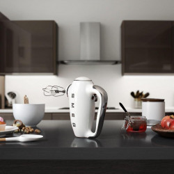 Ръчен миксер SMEG 50's Style HMF01WHEU, 250W, 9 скорости, Турбо, Скрит LED дисплей, Таймер, Аксесоари, Бял