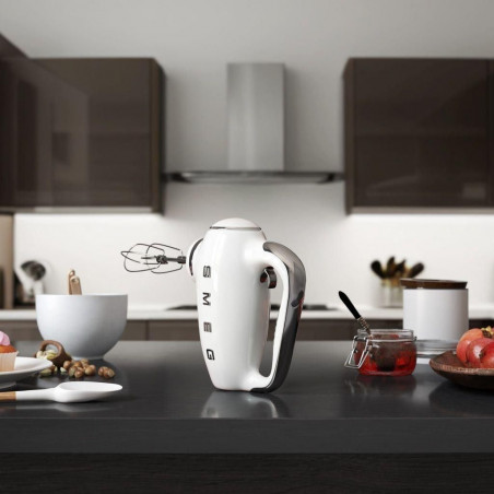 Ръчен миксер SMEG 50's Style HMF01WHEU, 250W, 9 скорости, Турбо, Скрит LED дисплей, Таймер, Аксесоари, Бял