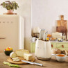 Комплект ножове със стойка SMEG KBSF02CR, 7 части, Слотове от акациево дърво, Немска неръждаема стомана, Крема