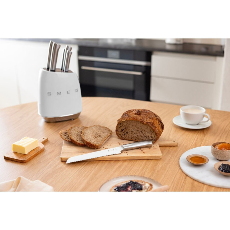 Комплект ножове със стойка SMEG KBSF02WH, 7 части, Слотове от акациево дърво, Немска неръждаема стомана, Бял