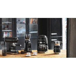 Уред за разпенване на мляко Smeg MFF11BLEU, 500 W, 600 мл, 8 програми, Подвижна кана, Автоматично изключване, Черен