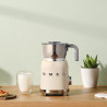 Уред за разпенване на мляко Smeg MFF11CREU, 500 W, 600 мл, 8 програми, Подвижна кана, Автоматично изключване, Крем