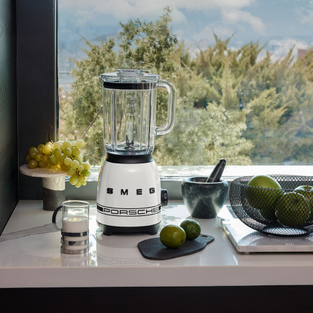 Блендер Smeg Porsche BLF03PCWEU, 800W, 1.5 л, 18000 об/мин, 4 програми, 4 скорости + Пулс, Неръждаема стомана, Бял