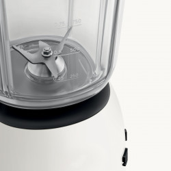 Блендер Smeg Porsche BLF03PCWEU, 800W, 1.5 л, 18000 об/мин, 4 програми, 4 скорости + Пулс, Неръждаема стомана, Бял