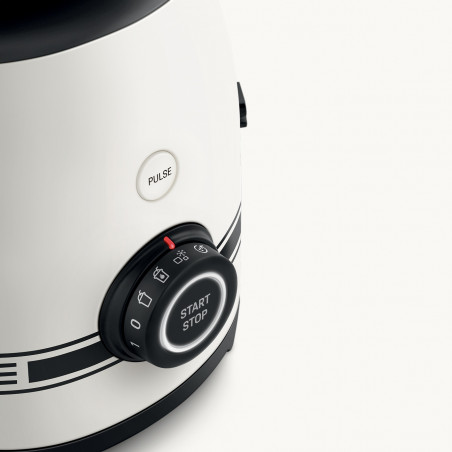 Блендер Smeg Porsche BLF03PCWEU, 800W, 1.5 л, 18000 об/мин, 4 програми, 4 скорости + Пулс, Неръждаема стомана, Бял