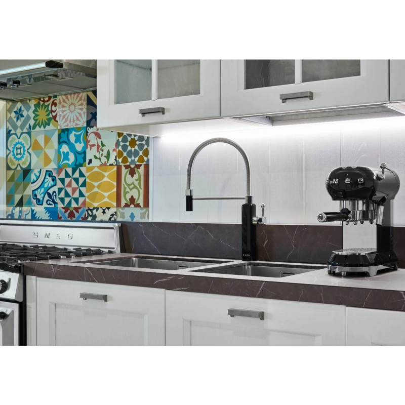 Полупрофесионален смесител за вода Smeg MDF50BL, 5 bar, Подвижна слушалка, Въртящ се на 360° чучур, Черен