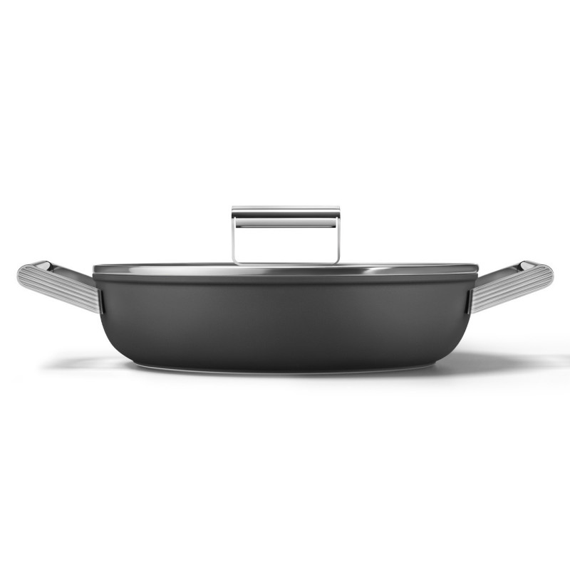 Плитка тенджера с капак Smeg DPF2812BLM, 28 см, 4.3 л, Керамично незалепващо покритие, Фурна до 250C, Без PFAS, Индукция, Черен