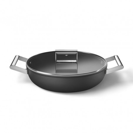 Плитка тенджера с капак Smeg DPF2812BLM, 28 см, 4.3 л, Керамично незалепващо покритие, Фурна до 250C, Без PFAS, Индукция, Черен