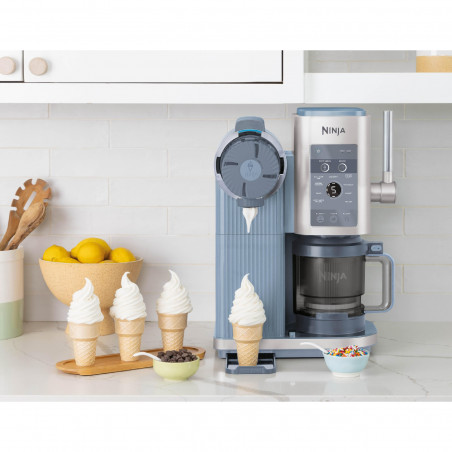 Машина за сладолед 13-в-1 Ninja CREAMi Scoop & Swirl™ NC702EU, 800W, 13 програми, 3-степенен лост за фунийки, CreamiFit, Creamify, 2 купички 473 мл, Персонализация, Син/Сив